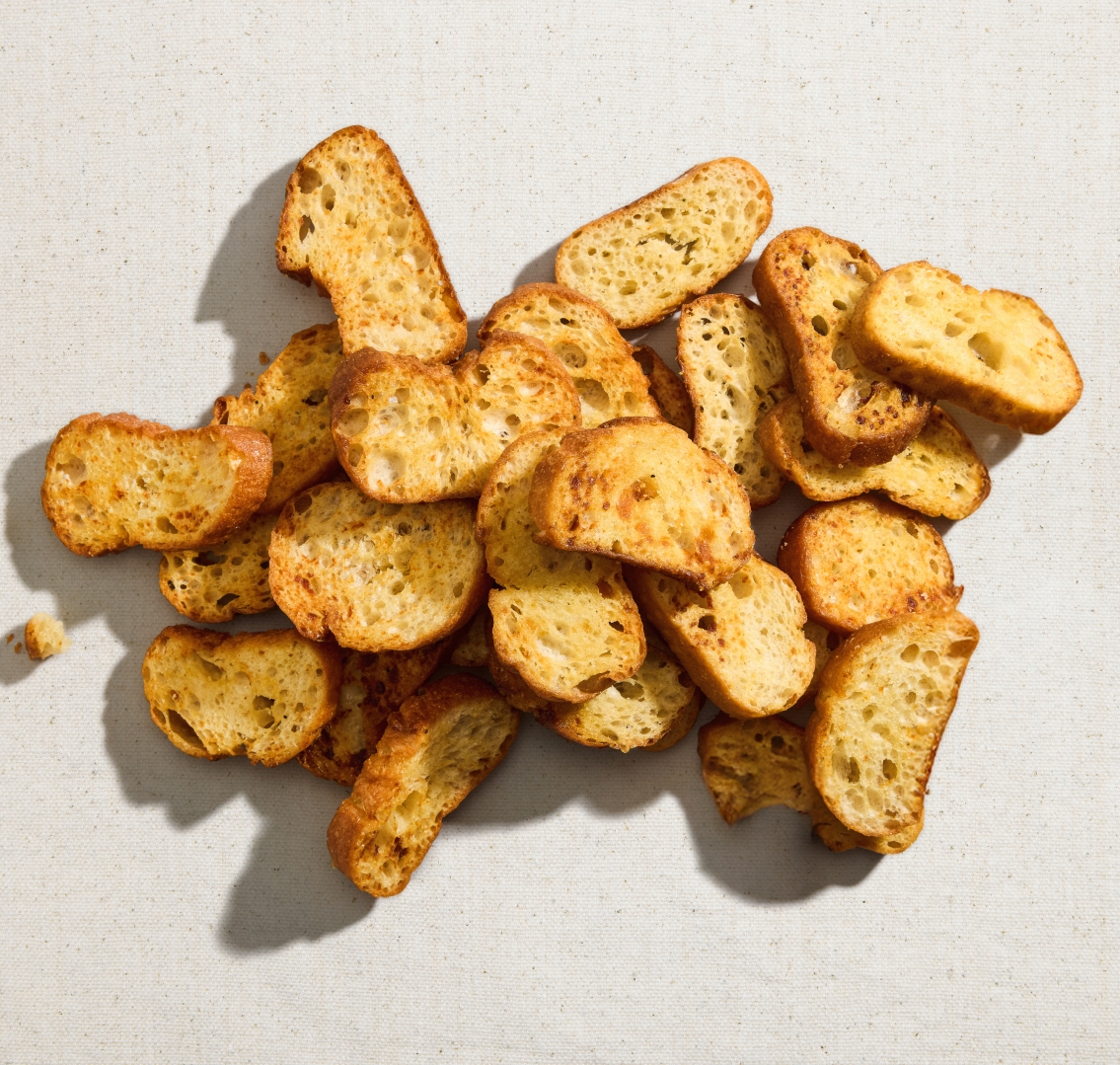 super garlic crostini