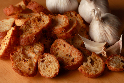 Photo of croutons and garlic